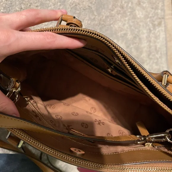 Tory Burch Robinson - Picture 6 of 6